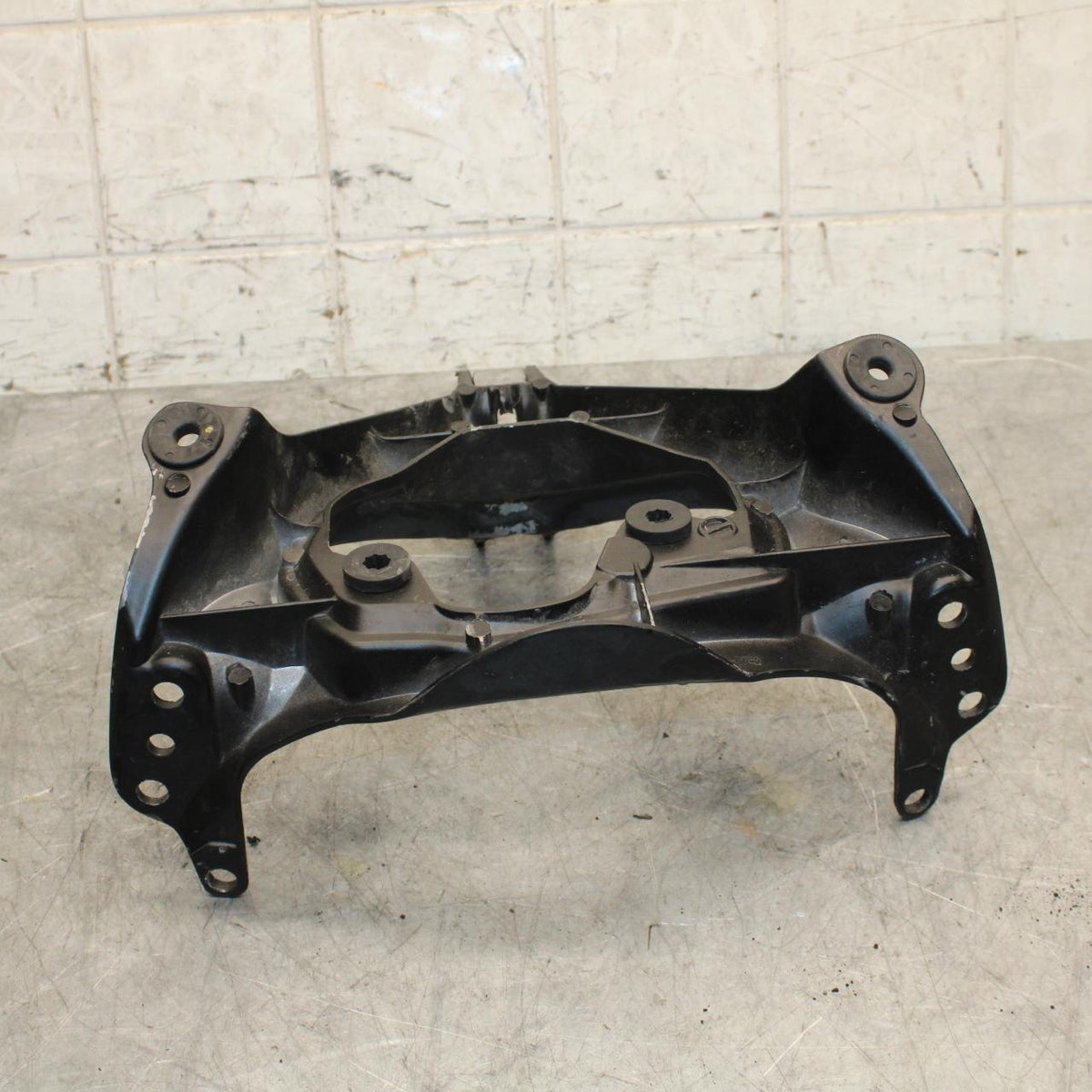 06-07 SUZUKI GSXR600 750 UPPER FAIRING MIRROR GAUGES STAY BRACKET BB543