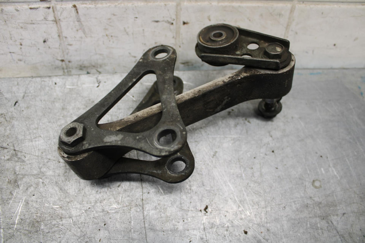 2002 Yamaha YZF R6 REAR DOGBONE SHOCK LINKAGE LINK 5EB-2217A-00-00 BB545