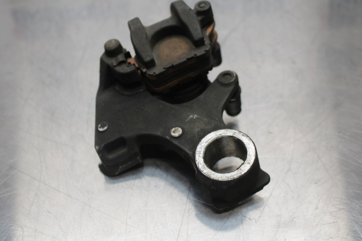 11 SUZUKI GSXR1000 REAR BACK BRAKE CALIPER W MOUNT BRACKET BB142 