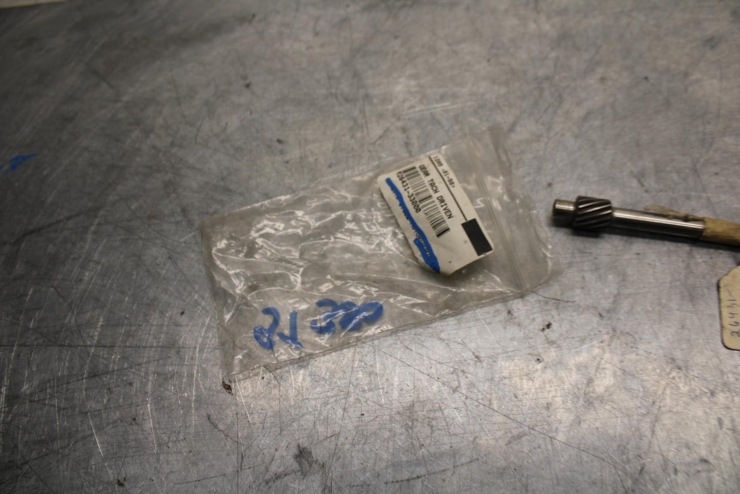 1972 -77  Suzuki GT380 TACH DRIVEN GEAR 26431-33000  BB33