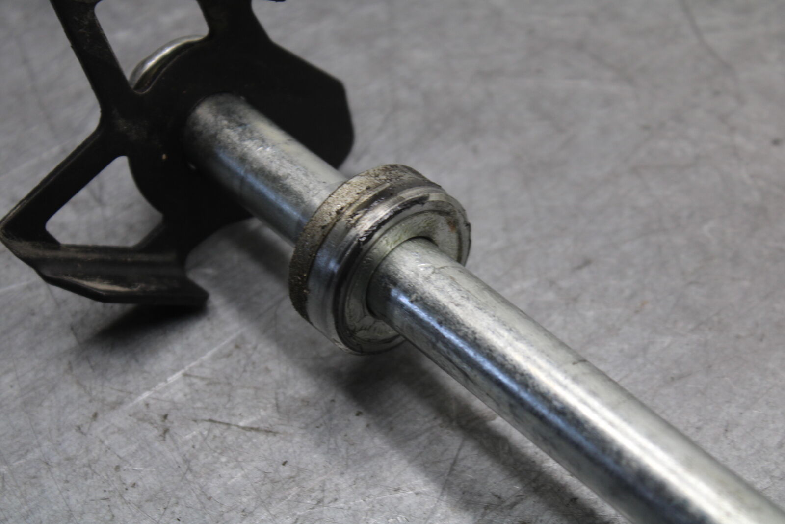 18-23 KAWASAKI NINJA 400 REAR AXLE BACK WHEEL RIM PIVOT BOLT AXEL BB660