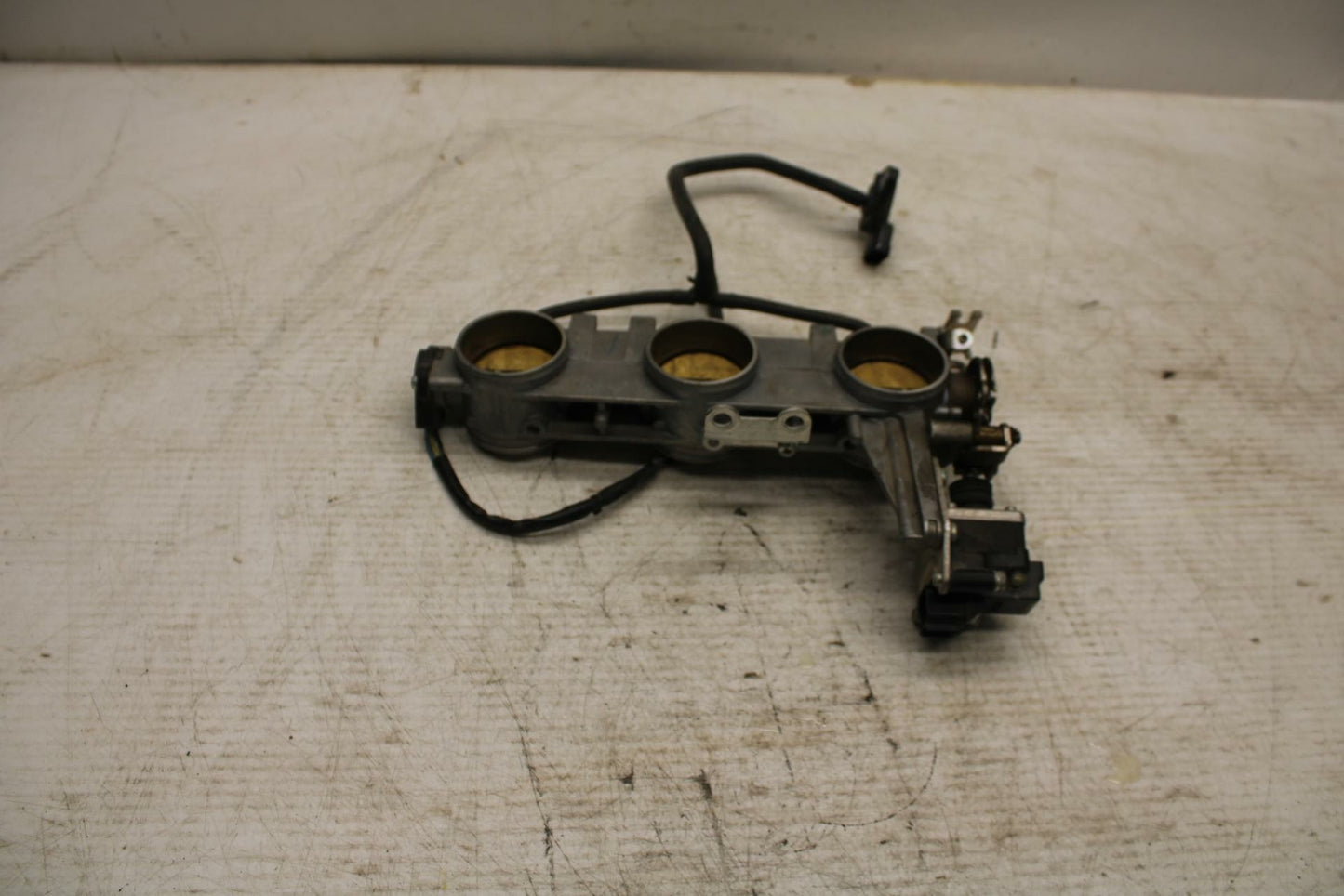 08-11 TRIUMPH SPEED TRIPLE MAIN FUEL INJECTORS / THROTTLE BODIES BB366