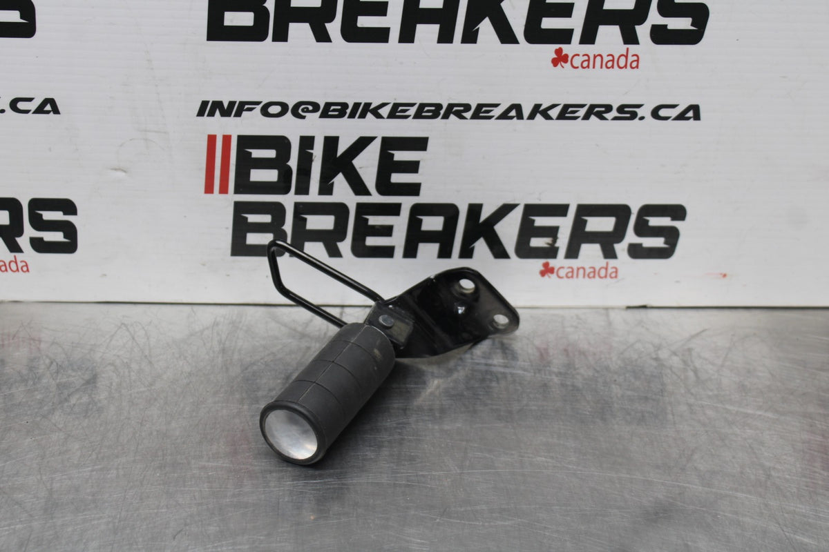 15 SUZUKI BOULEVARD C50 RIGHT REAR PASSENGER FOOT STEP PEG BB775