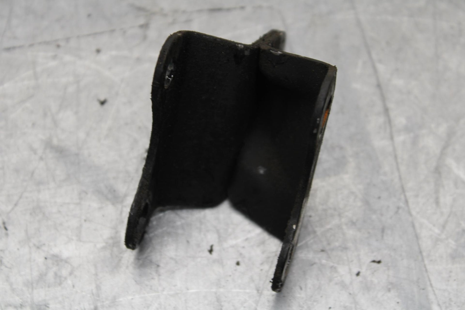 1979 Yamaha XS1100 ENGINE MOUNT MOTOR BRACKET BB572