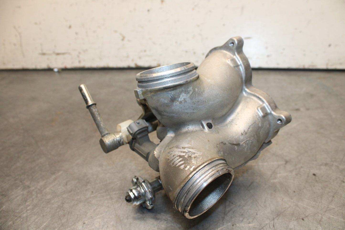 14-15 YAMAHA V STAR 1300 XVS1300CT TOURER AIR INTAKE MANIFOLD BB722