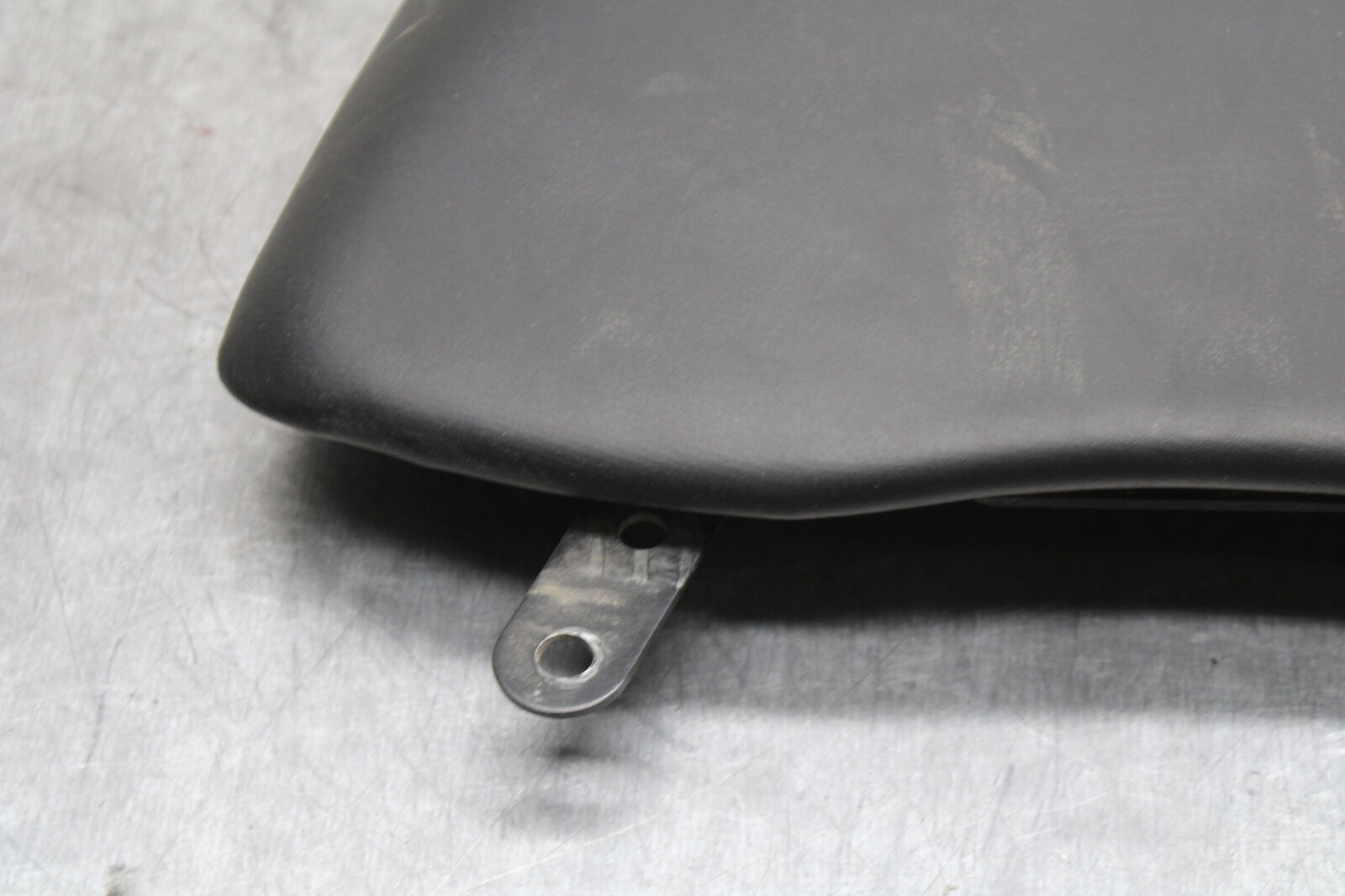 19-24 YAMAHA R3 FRONT DRIVERS SEAT PAD SADDLE PILLION BB736