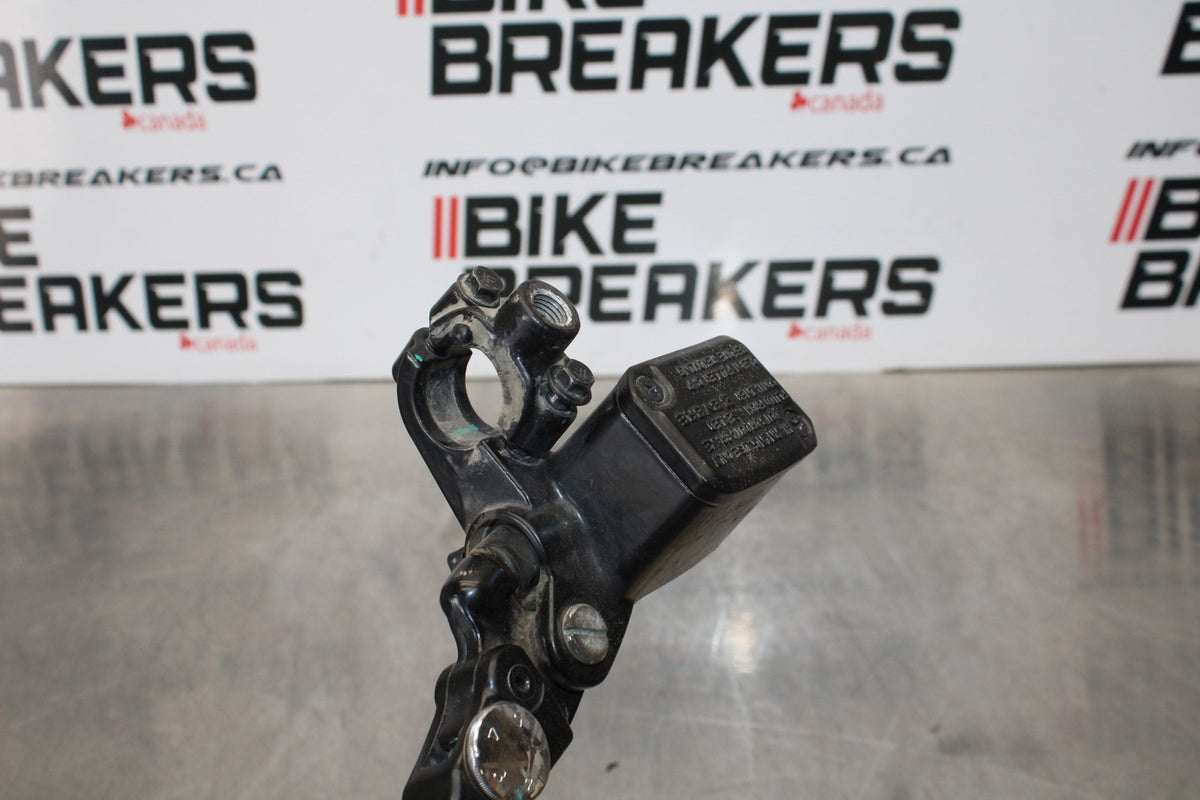 17-22 KTM 390 DUKE FRONT BRAKE MASTER CYLINDER w/ LEVER BB180