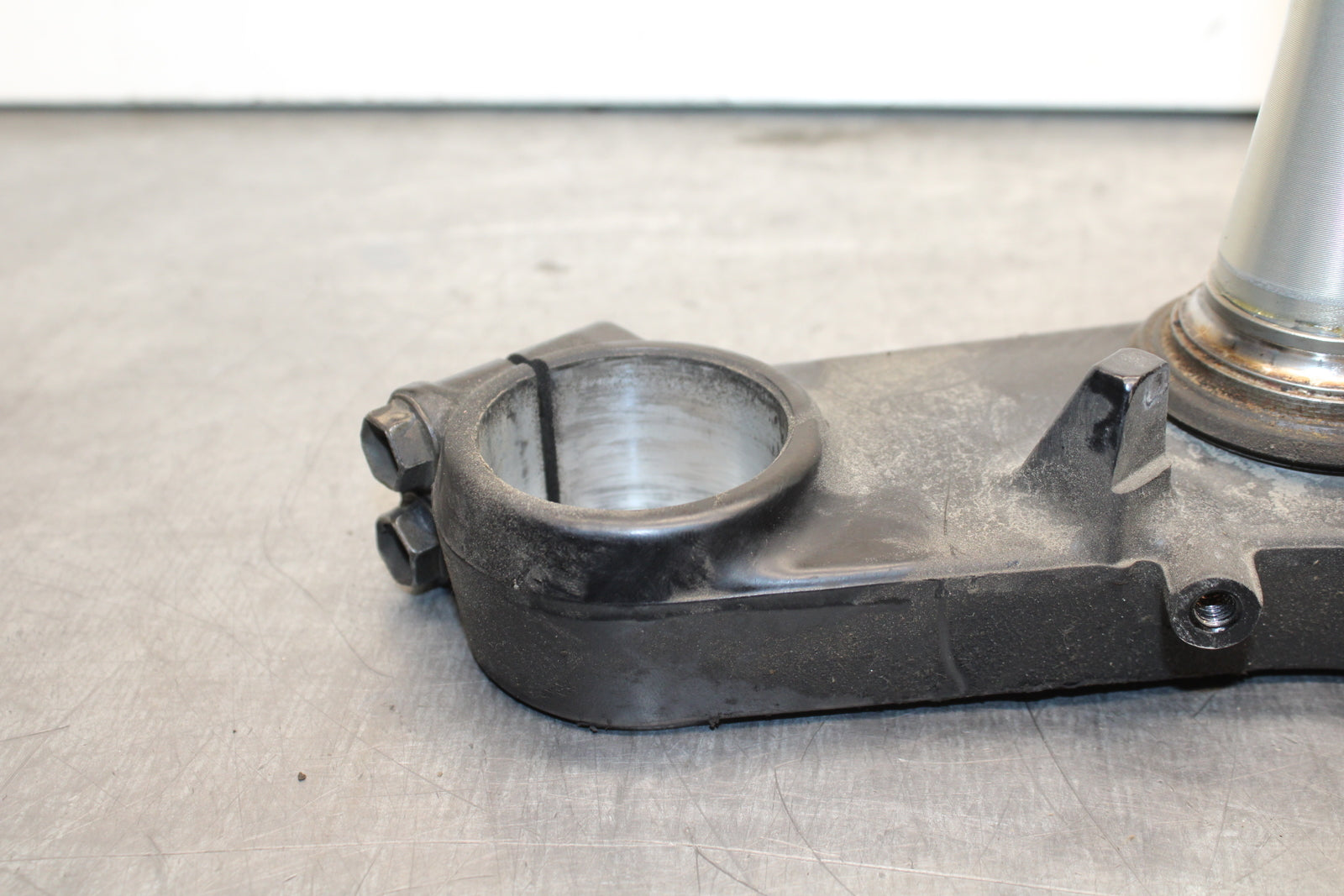 00-02 KAWASAKI NINJA ZX6R FRONT FORKS CLAMP LOWER TRIPLE TREE STEM BB750