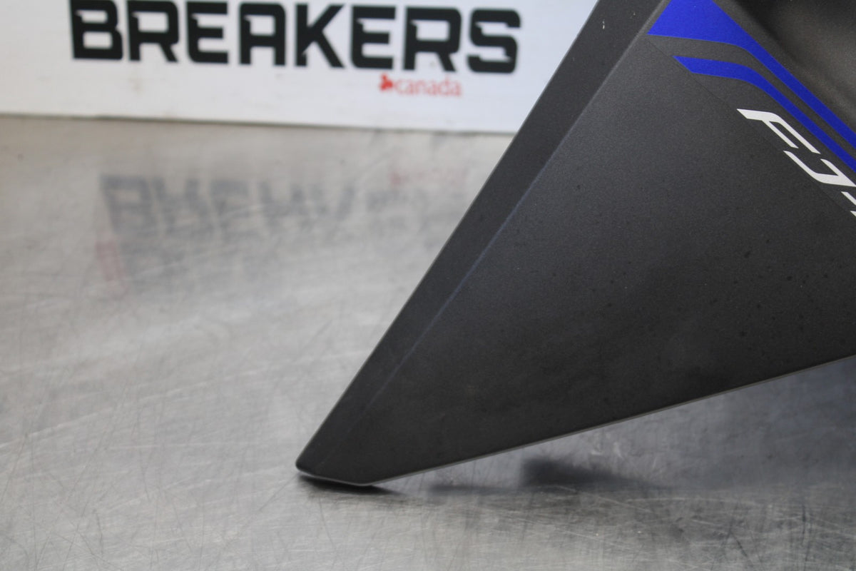 15-17 YAMAHA FJ09 LEFT FRONT UPPER MID SIDE FAIRING COWL PLASTIC BB906