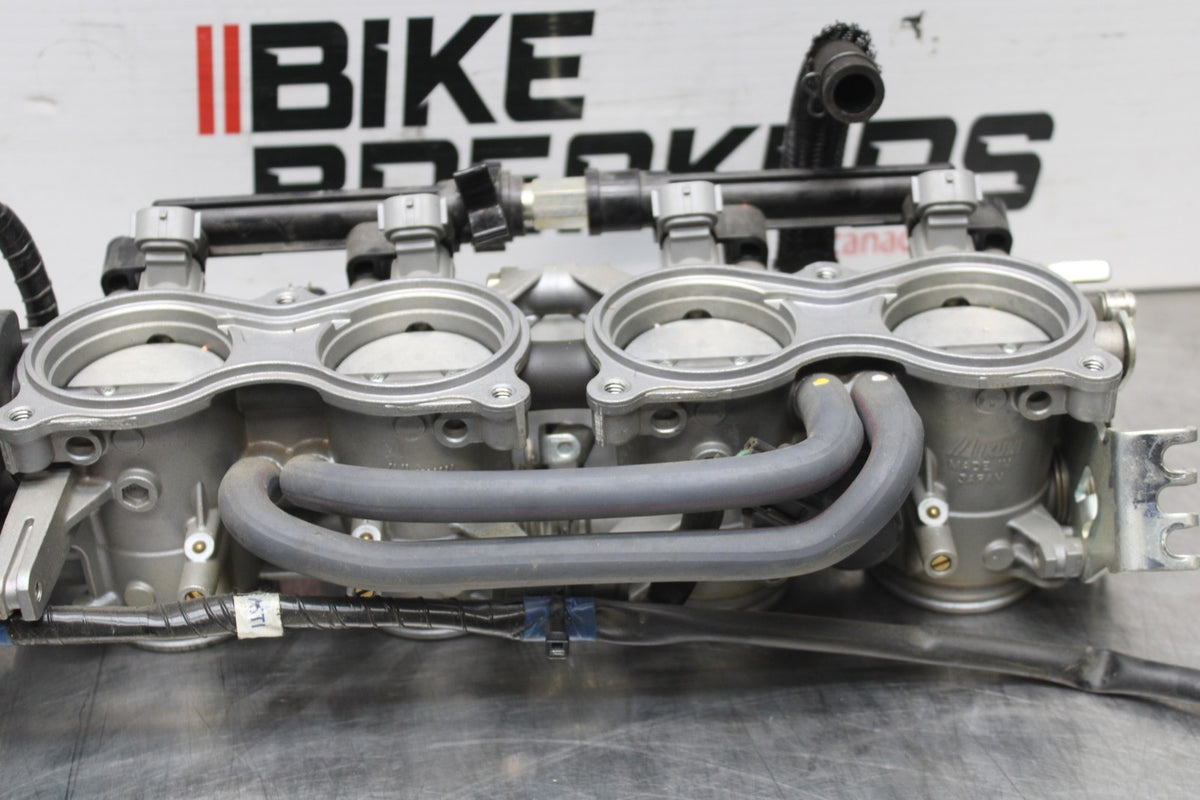 11-25 SUZUKI GSXR 600  MAIN FUEL INJECTORS / THROTTLE BODIES BB830
