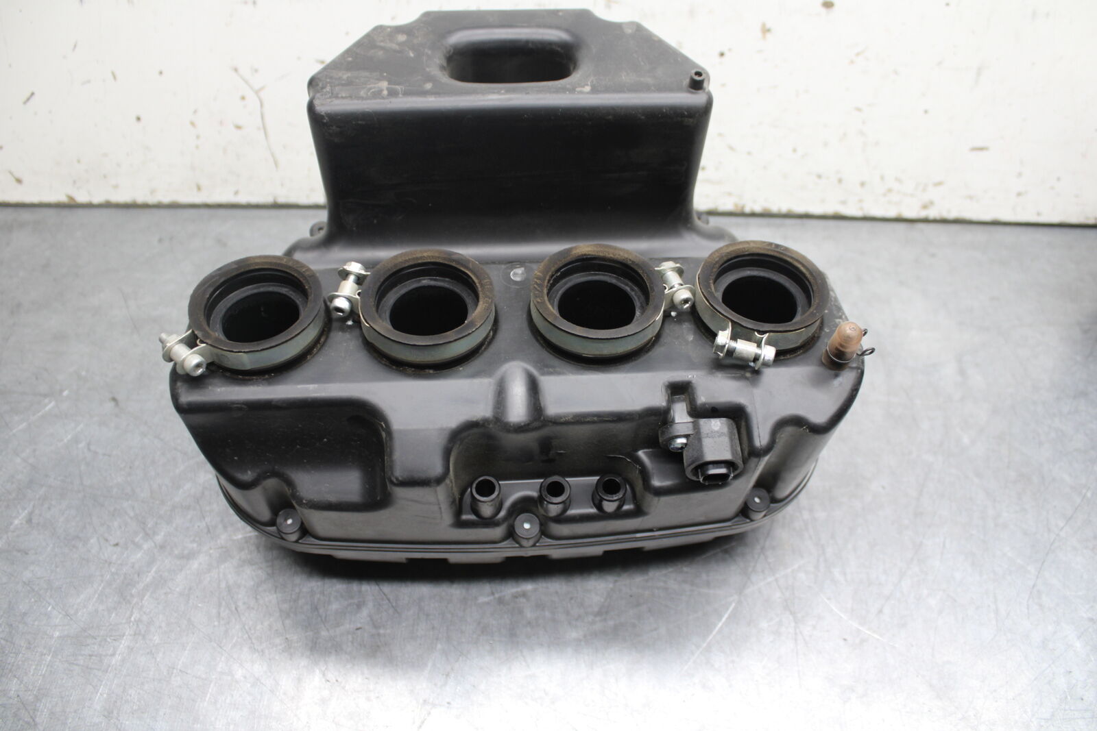09-15 YAMAHA FZ6R AIRBOX AIR INTAKE FILTER BOX BB719