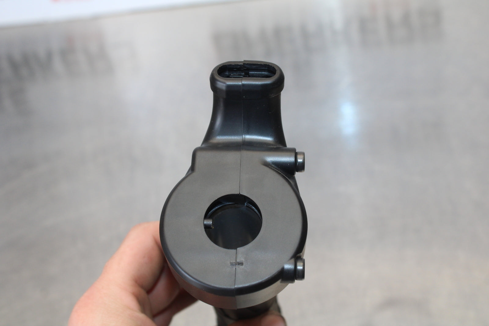 23-24 KAWASAKI NINJA ZX14R NEW!! THROTTLE CABLE LINE HOUSING GUIDE BB169