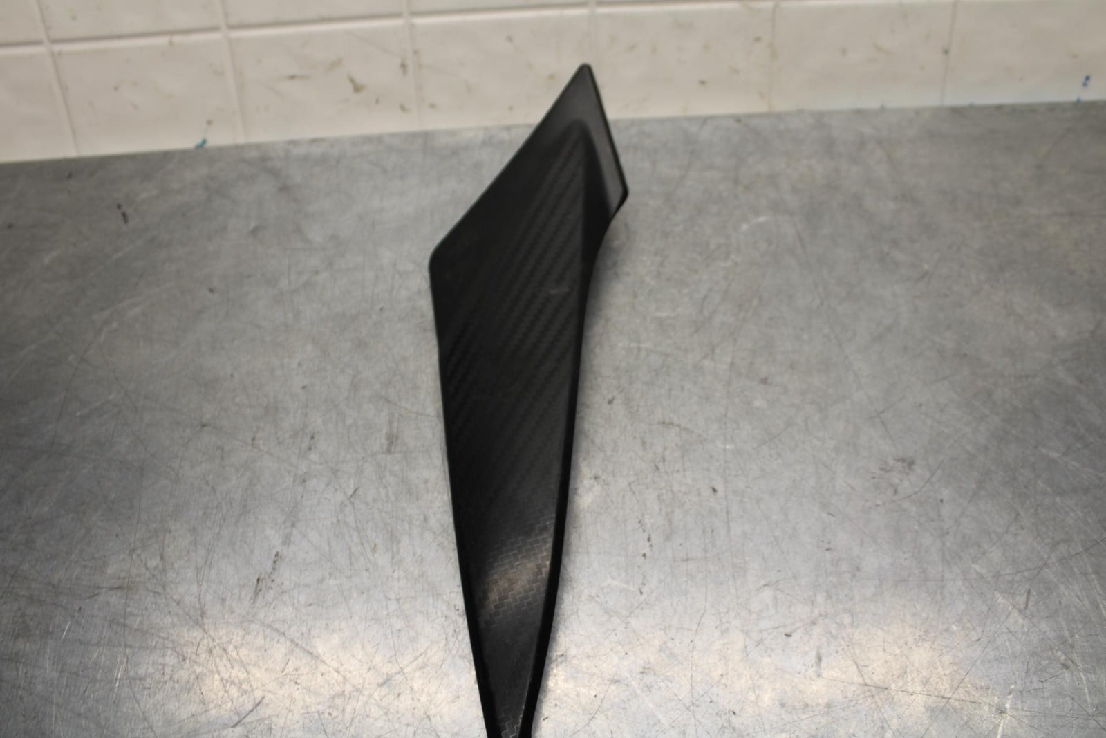11-23 SUZUKI GSXR 600 RIGHT INNER FAIRING COWL PANEL TRIM OEM BB582
