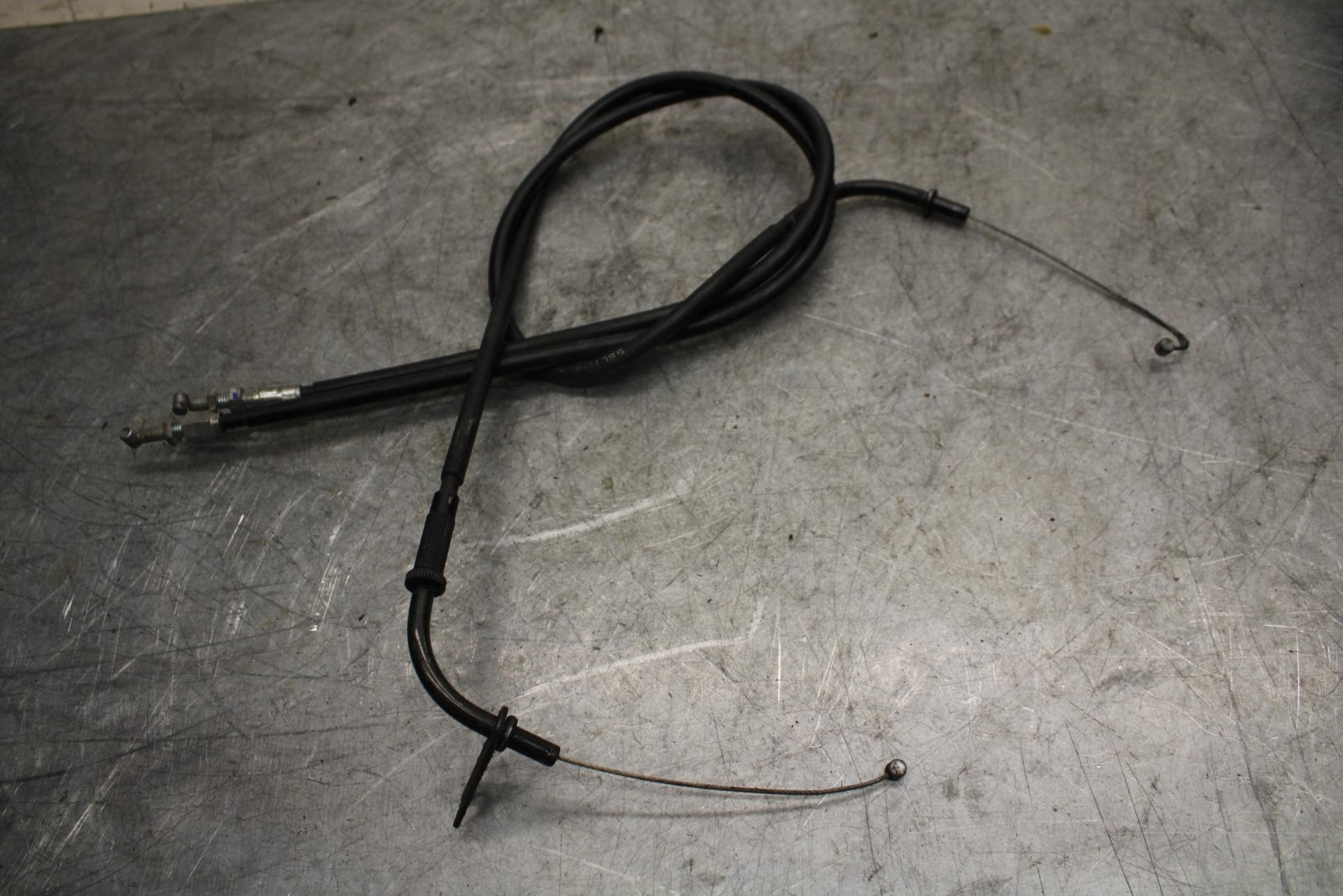 2003 Yamaha YZF R6 THROTTLE CABLES LINES 5SL-26311-00-00 5SL-26312-00-00 BB539