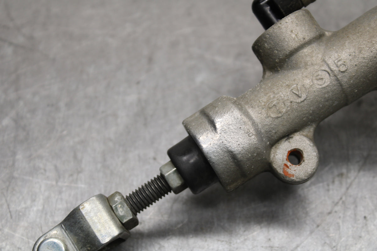 08-10 SUZUKI GSXR 600 REAR BACK BRAKE MASTER CYLINDER W RESERVOIR BB132