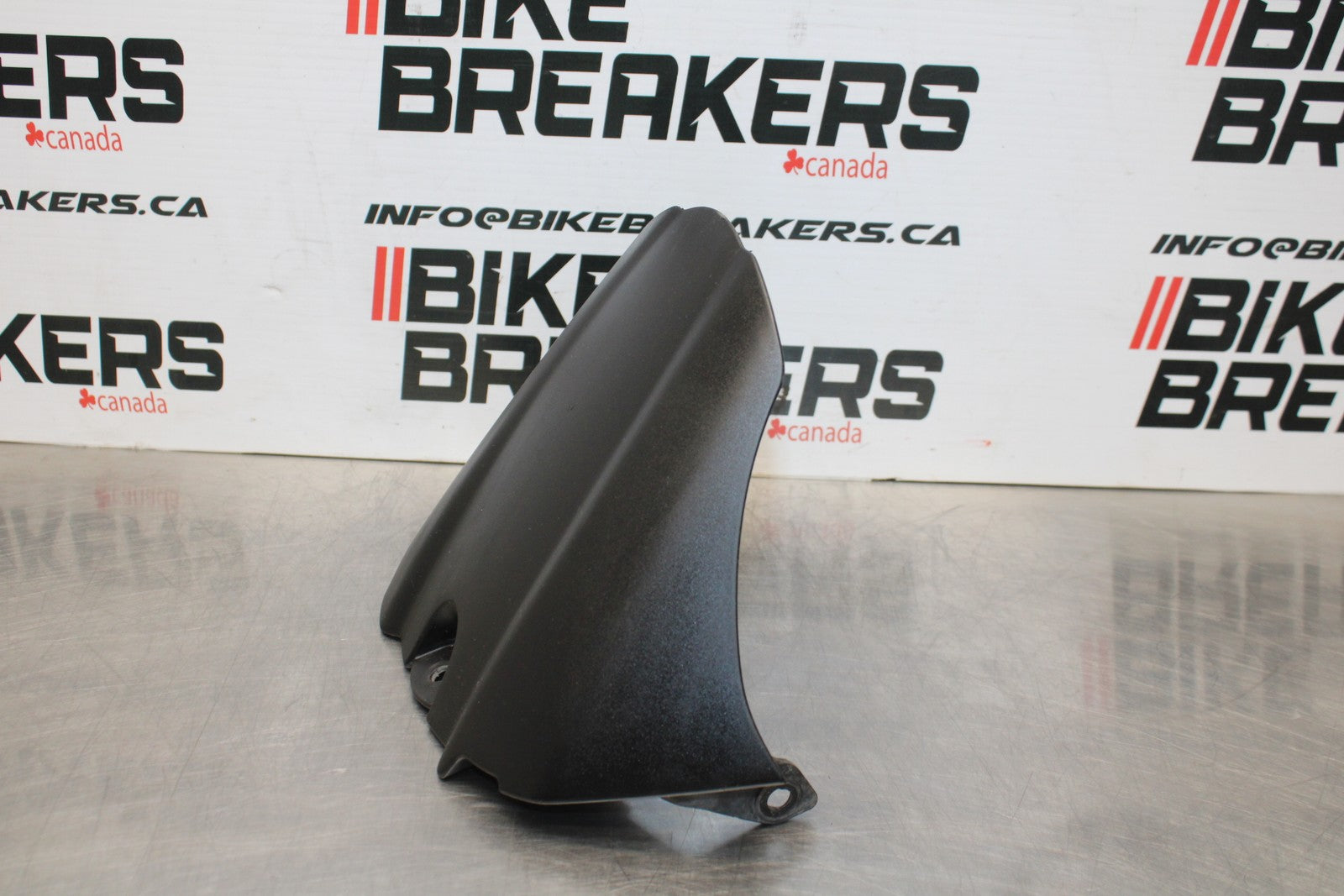 07 SUZUKI GSXR1000 REAR BACK WHEEL TIRE HUGGER FENDER BB770