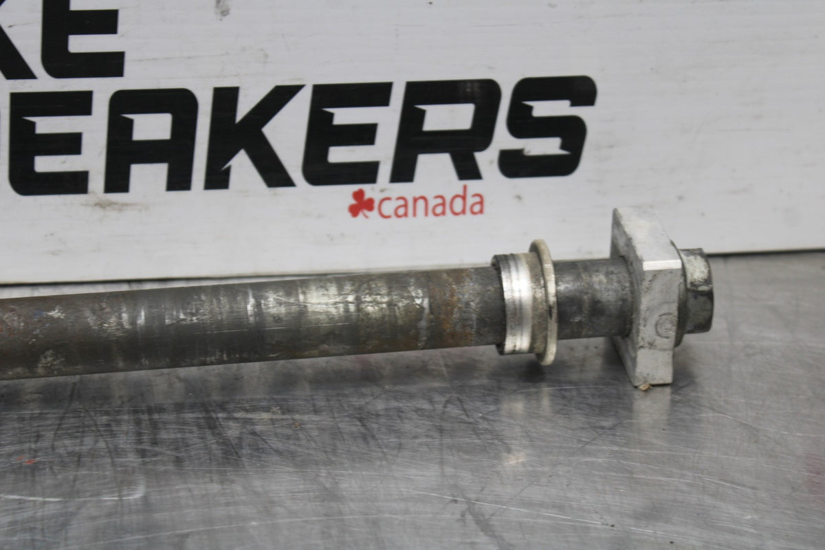 98 KAWASAKI NINJA ZX6 REAR AXLE BACK WHEEL RIM PIVOT BOLT AXEL BB870