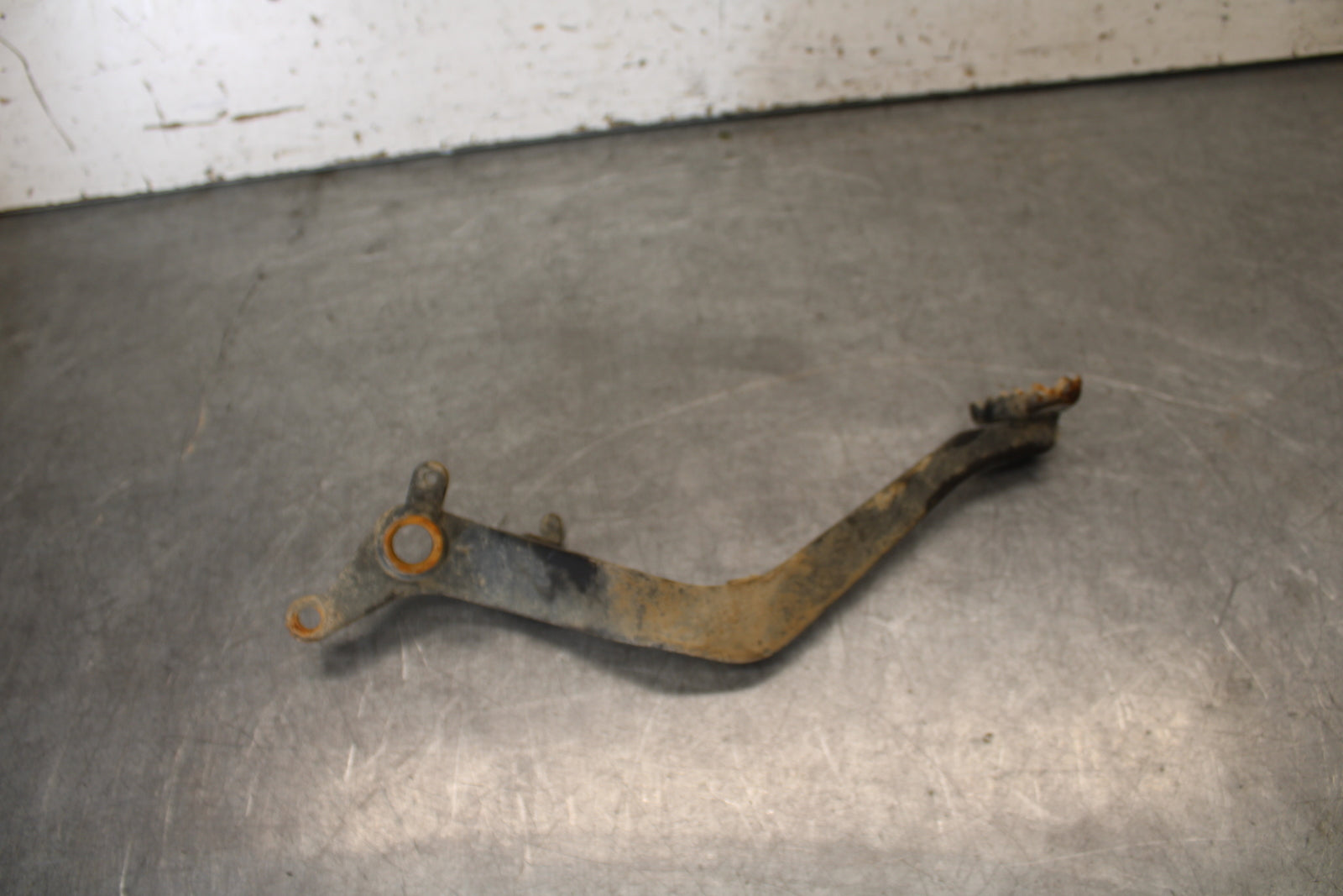 01-05 YAMAHA RAPTOR 660R RIGHT REARSET BRAKE FOOT PEDAL BB695