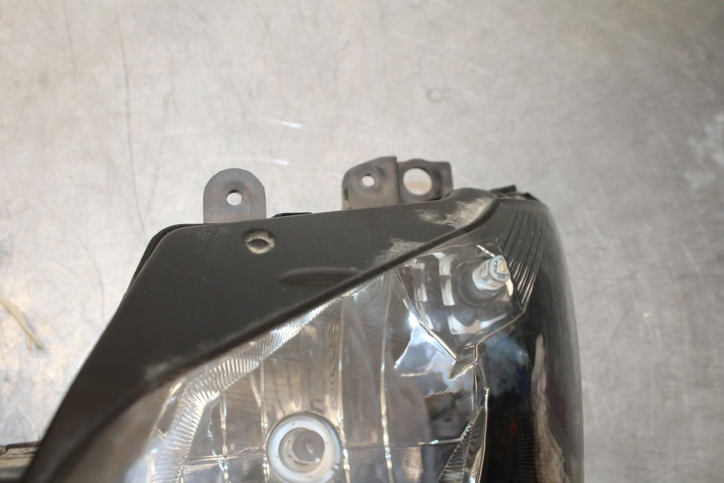 2015 Kawasaki Ninja 300 EX300 FRONT HEADLIGHT HEAD LIGHT LAMP 23007-0174 BB61