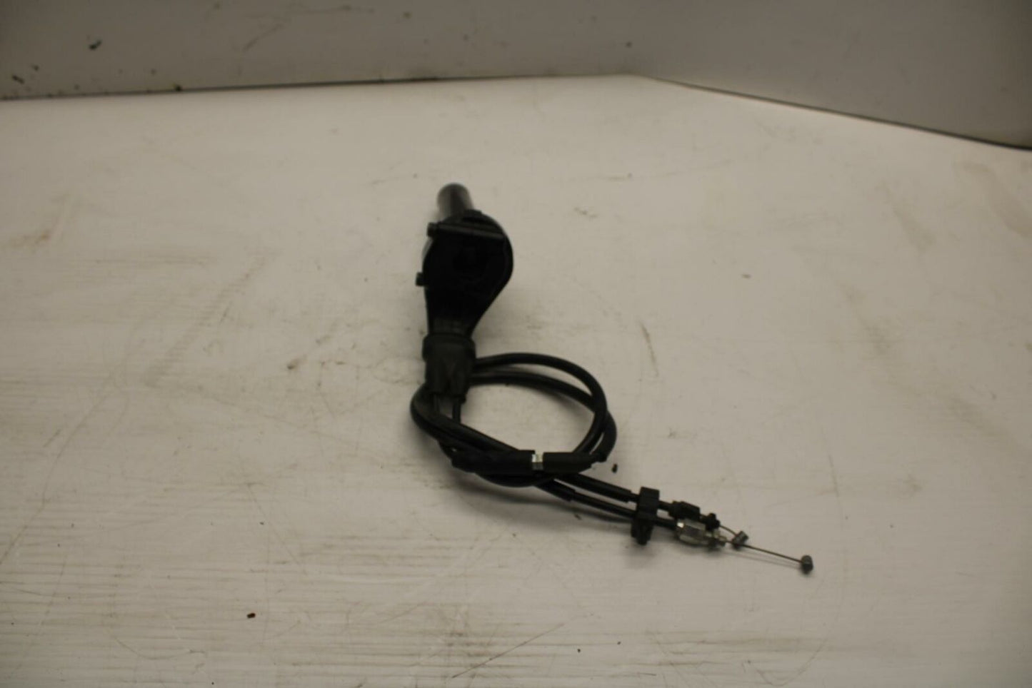 06 YAMAHA YZF R1 THROTTLE CABLE LINE HOUSING GUIDE 3XW-26282-01-00 BB282