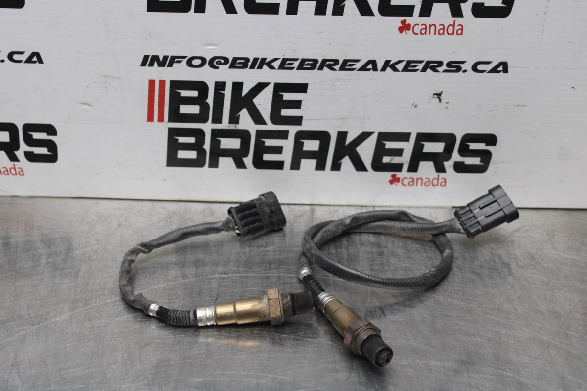 19 MOTO GUZZI V7 III OXYGEN O2 EXHAUST GAS LAMBDA SENSOR SET PAIR BB831