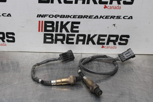 19 MOTO GUZZI V7 III OXYGEN O2 EXHAUST GAS LAMBDA SENSOR SET PAIR BB831