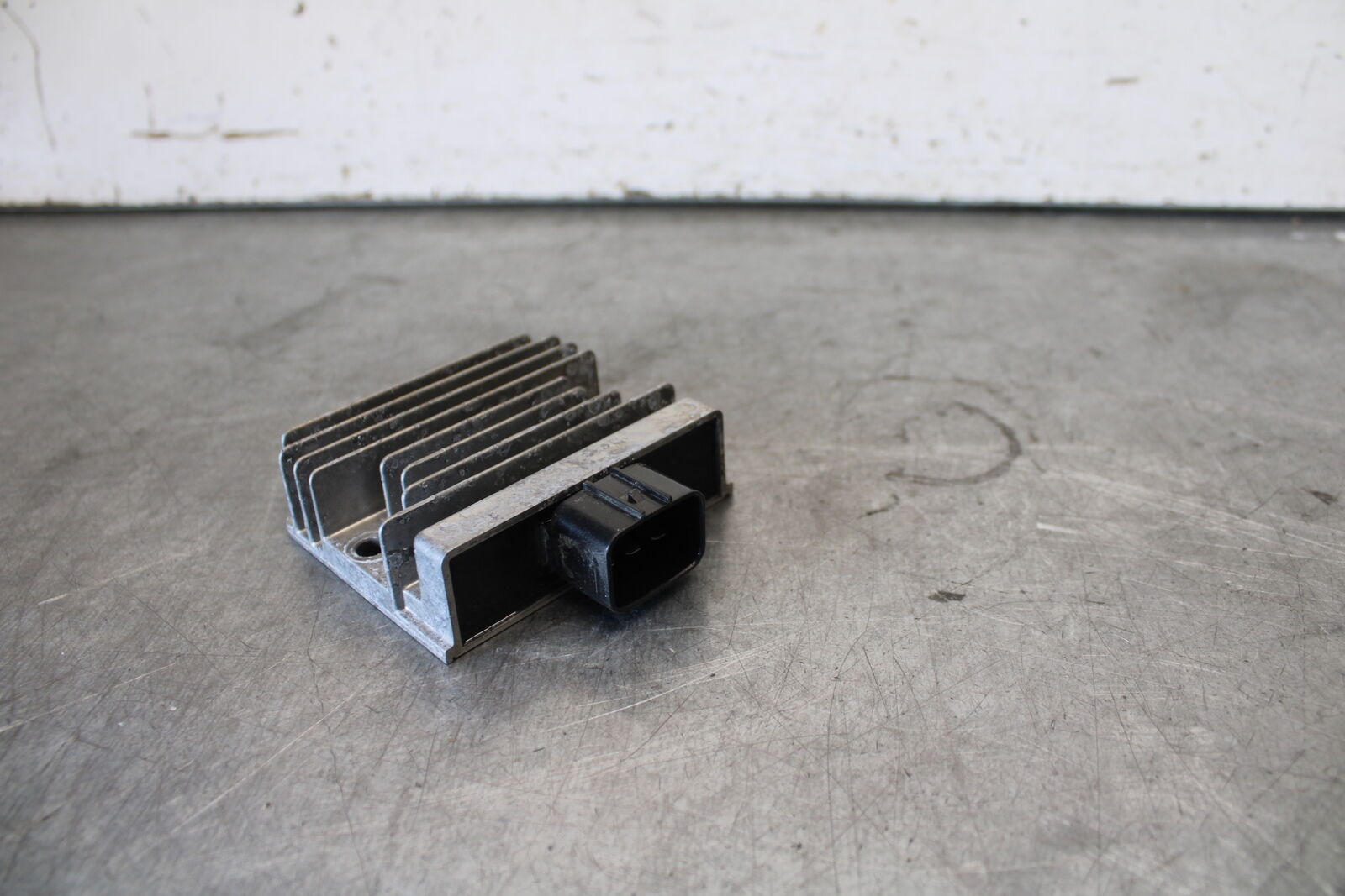 18-23 KAWASAKI NINJA 400 RECTIFIER VOLTAGE REGULATOR  BB679