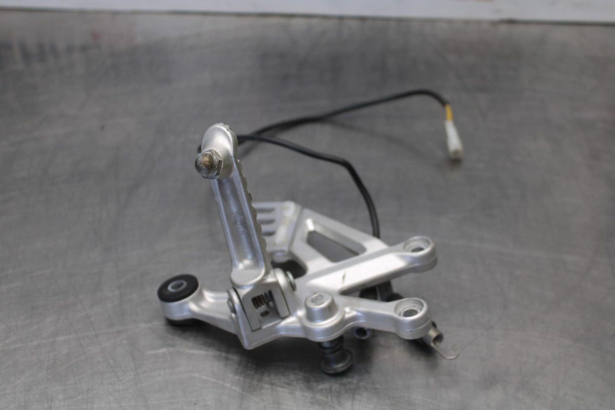 16 APRILIA TUONO V4 1100 RIGHT REARSET REAR SET DRIVER FOOT PEG REST STOP BB905