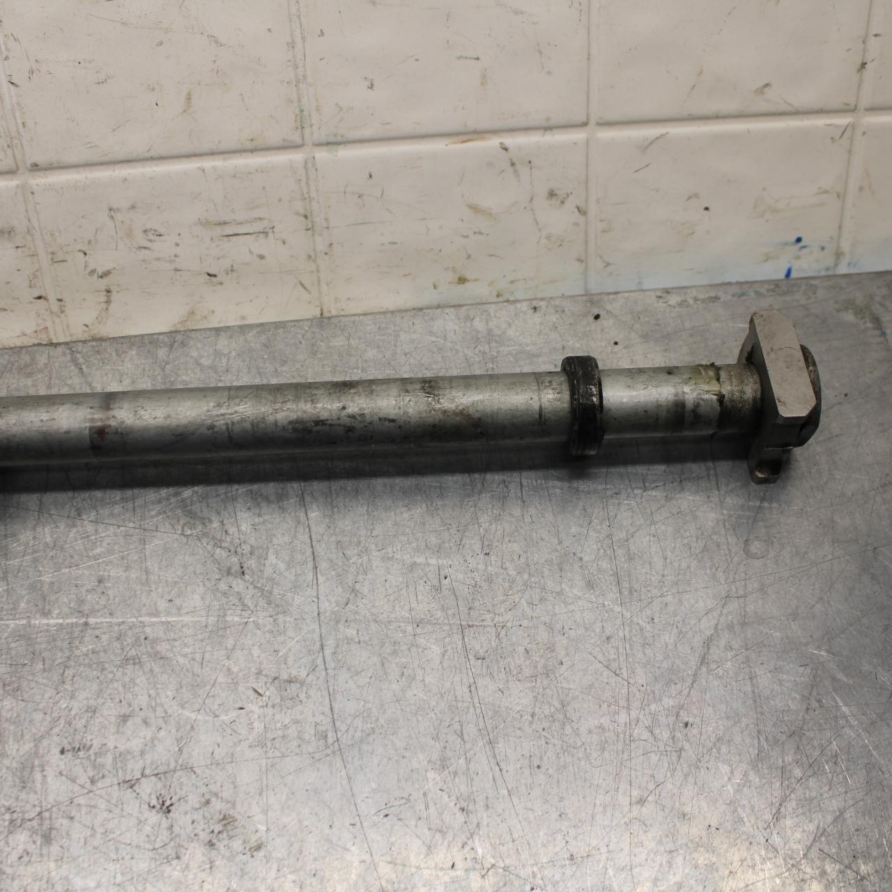 06-07 HONDA CBR1000RR REAR AXLE  WHEEL RIM PIVOT BOLT AXEL 42301-MEL-000  BB75