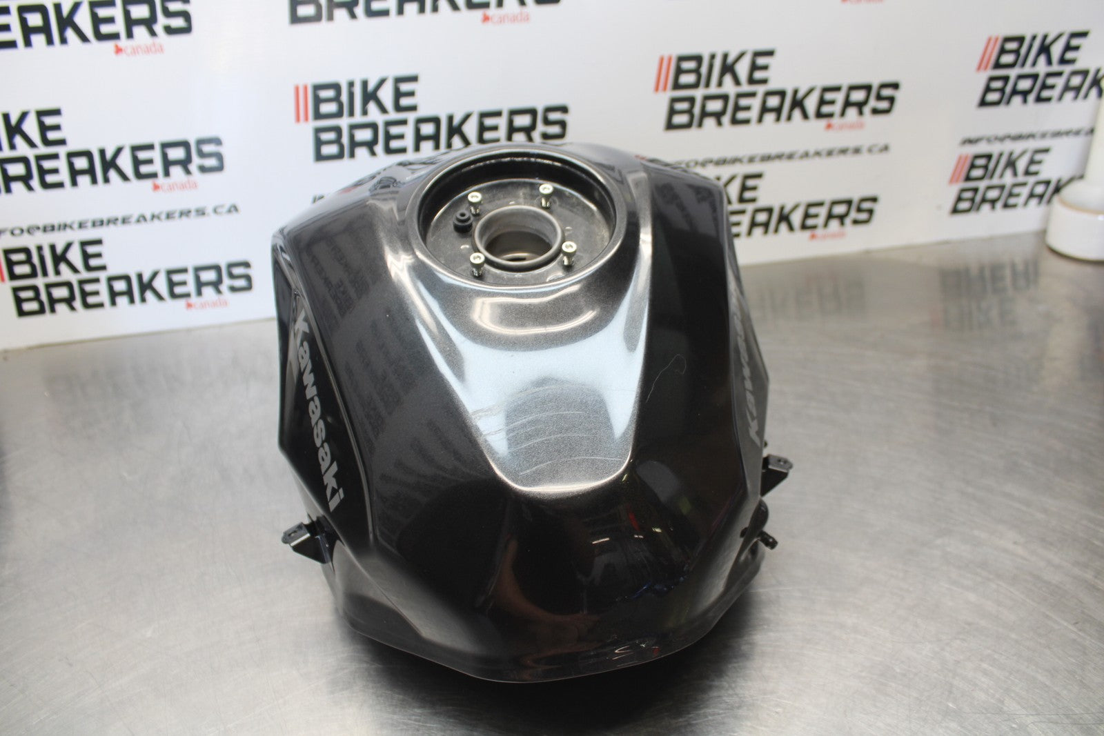 18-23 KAWASAKI NINJA 400 EX400 ABS GAS TANK FUEL CELL PETROL RESERVOIR BB192