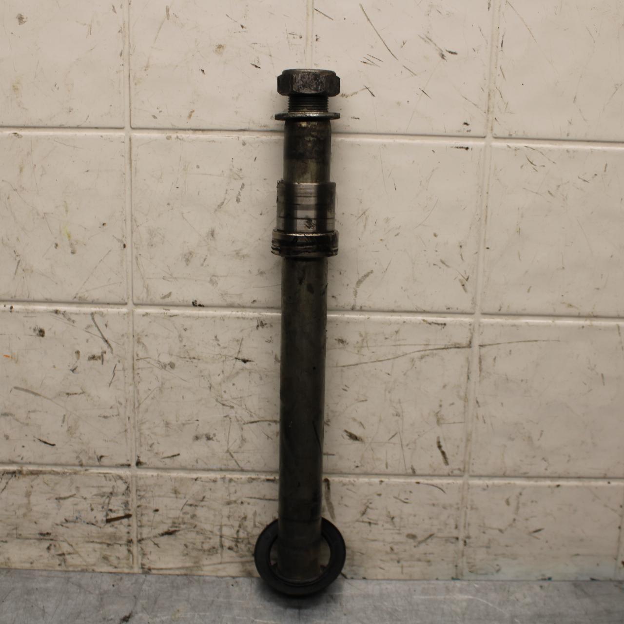 2006 Yamaha YZF R6 REAR AXLE BACK WHEEL RIM BOLT AXEL 2C0-25381-00-00 BB560
