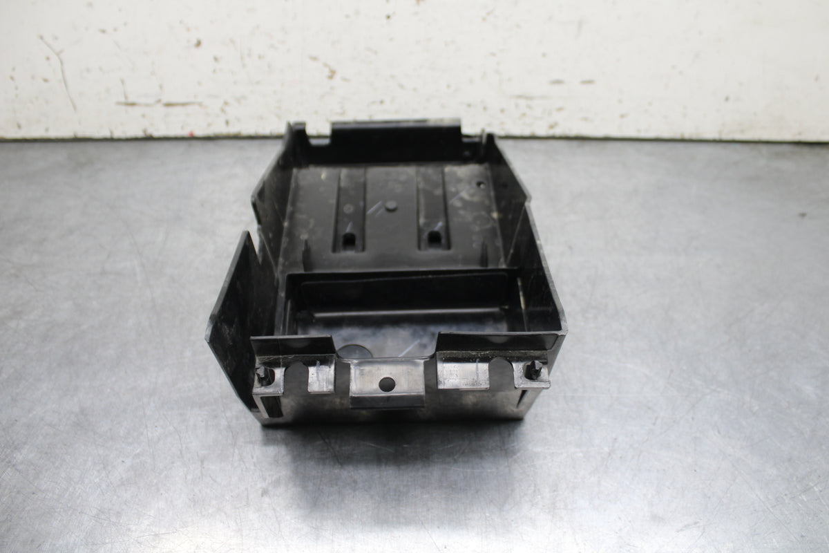 24 KAWASAKI NINJA 500 ABS REAR BACK TAIL UNDERTAIL BATTERY TRAY PLASTIC BB730