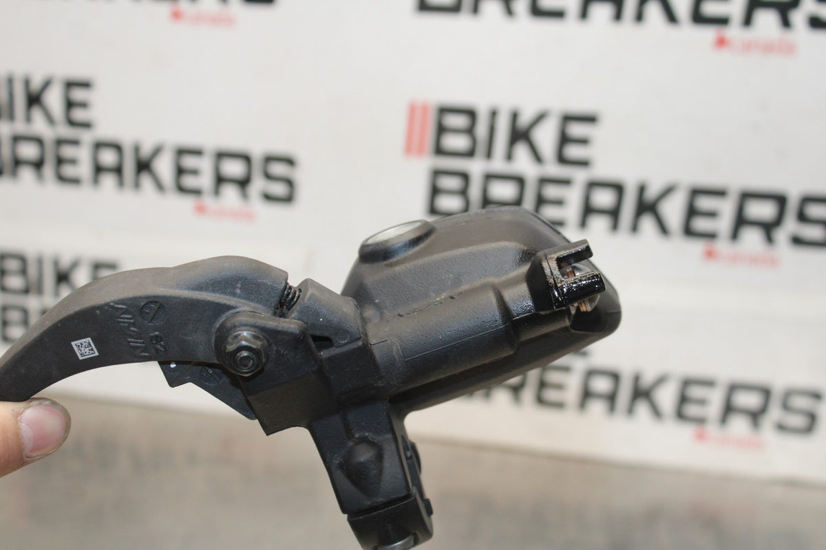 20-23 BMW F900R FRONT BRAKE MASTER CYLINDER w/ LEVER BB923