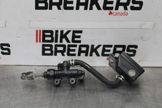 05-09 SUZUKI BOULEVARD C90 REAR BACK BRAKE MASTER CYLINDER W RESERVOIR BB918