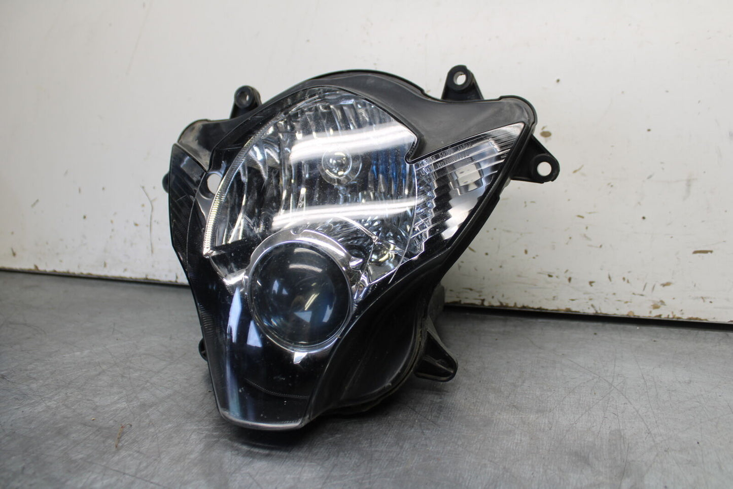06-07 SUZUKI GSXR 600 FRONT HEADLIGHT HEAD LIGHT LAMP BB243