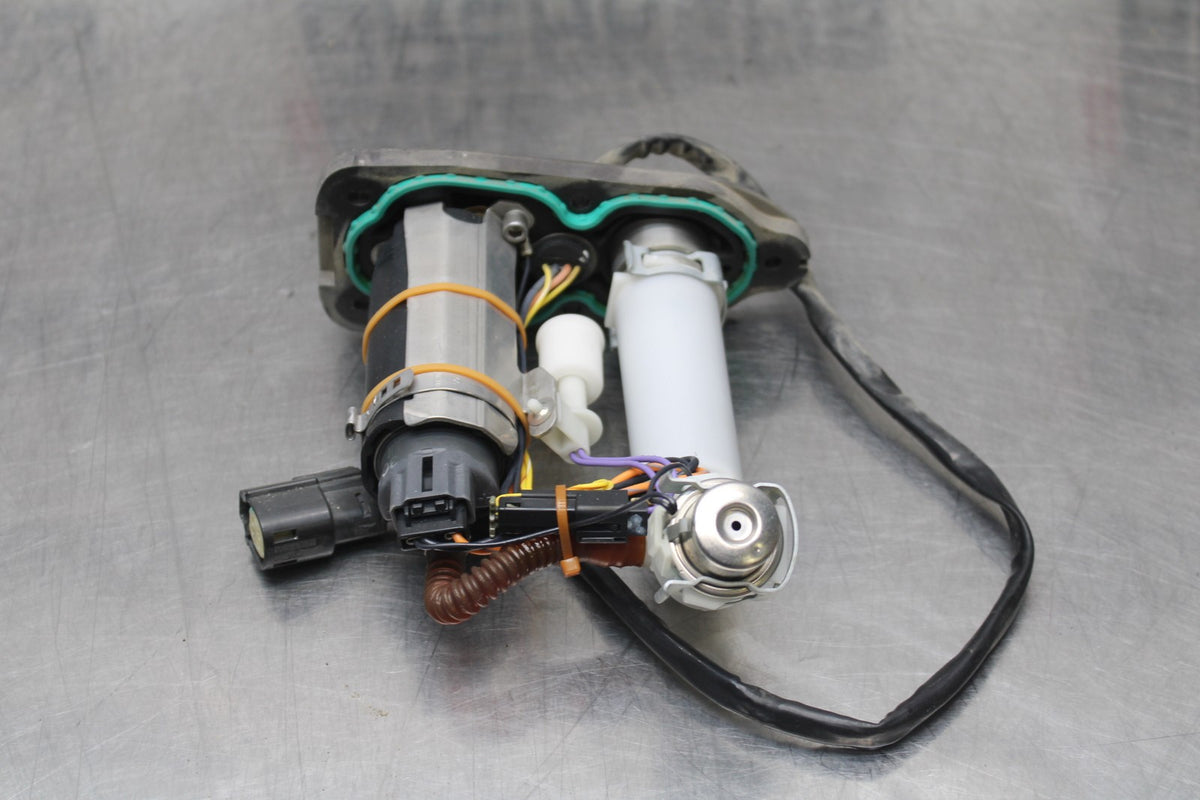 09 HARLEY-DAVIDSON SPORTSTER 1200 CUSTOM XL1200C FUEL GAS PUMP BB776