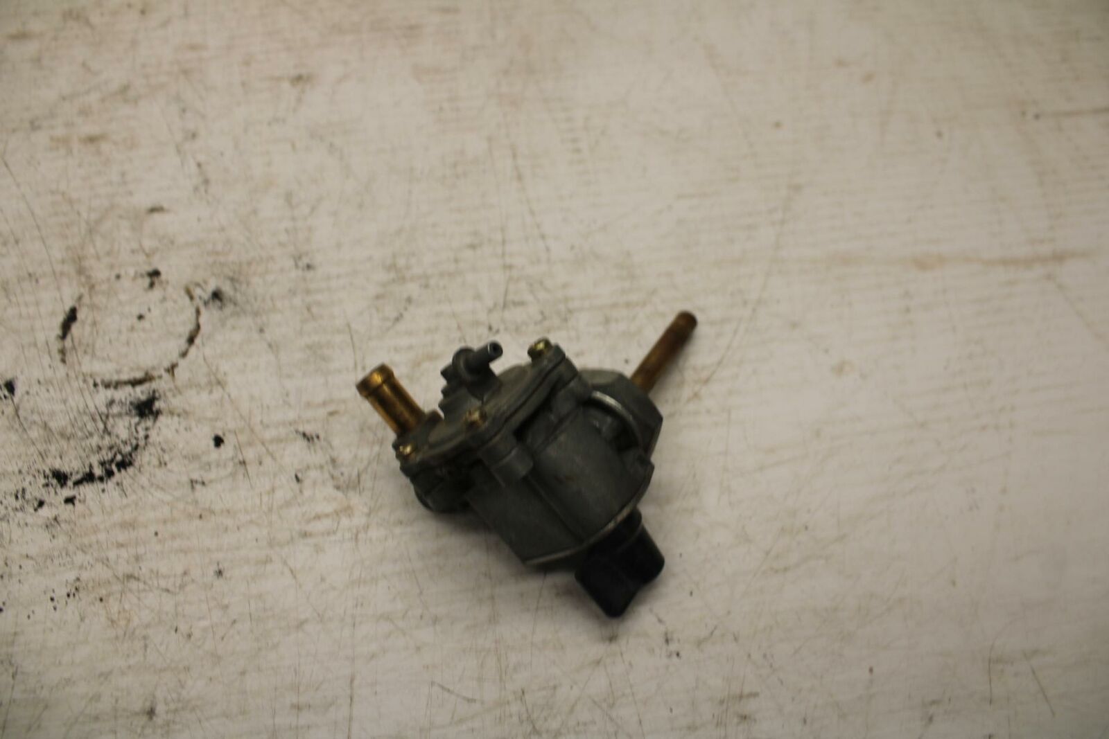 04-06 HONDA SHADOW 750 VT750C GAS TANK FUEL PETCOCK BB360