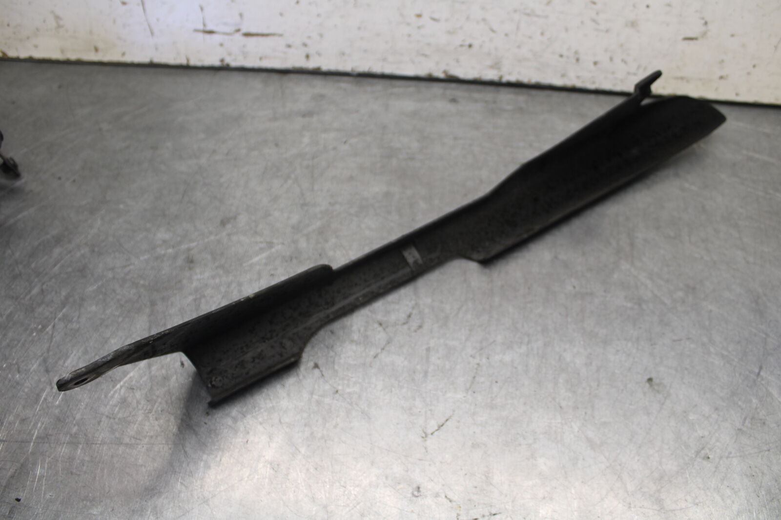 09-12 KAWASAKI NINJA ZX6R REAR BACK DRIVE CHAIN GUARD COVER SHIELD BB698