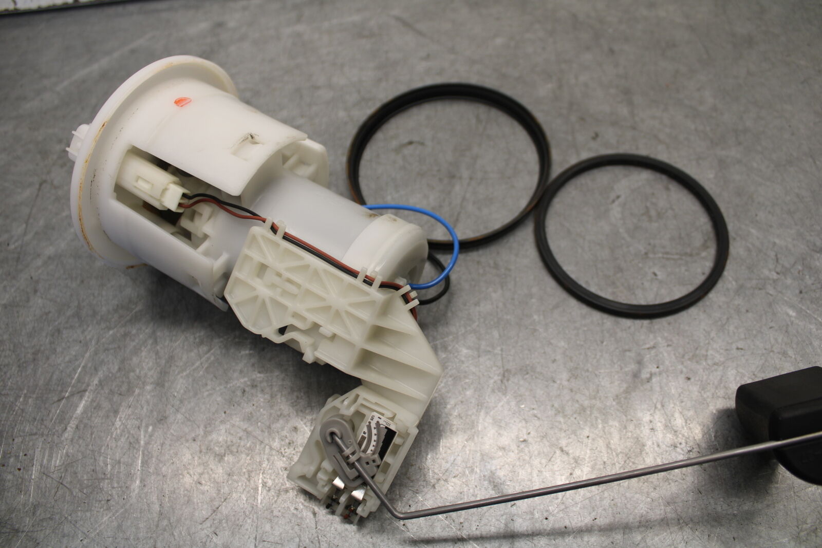 07-12 HONDA CBR600RR FUEL PUMP GAS PETROL SENDER UNIT 16700-MFJ-D02 BB672