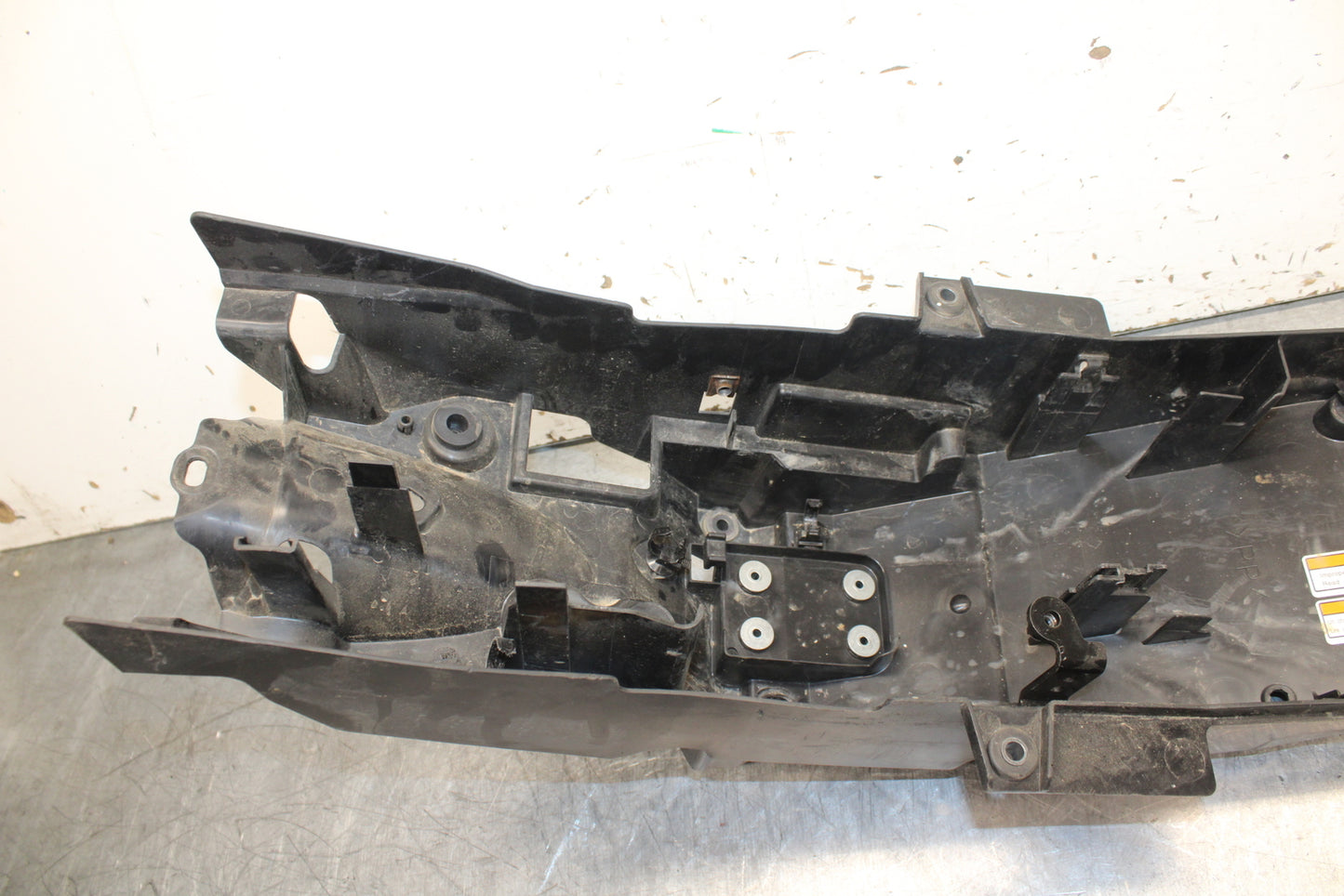 22-24 YAMAHA XSR900 REAR BACK TAIL UNDERTAIL BATTERY TRAY PLASTIC BB710