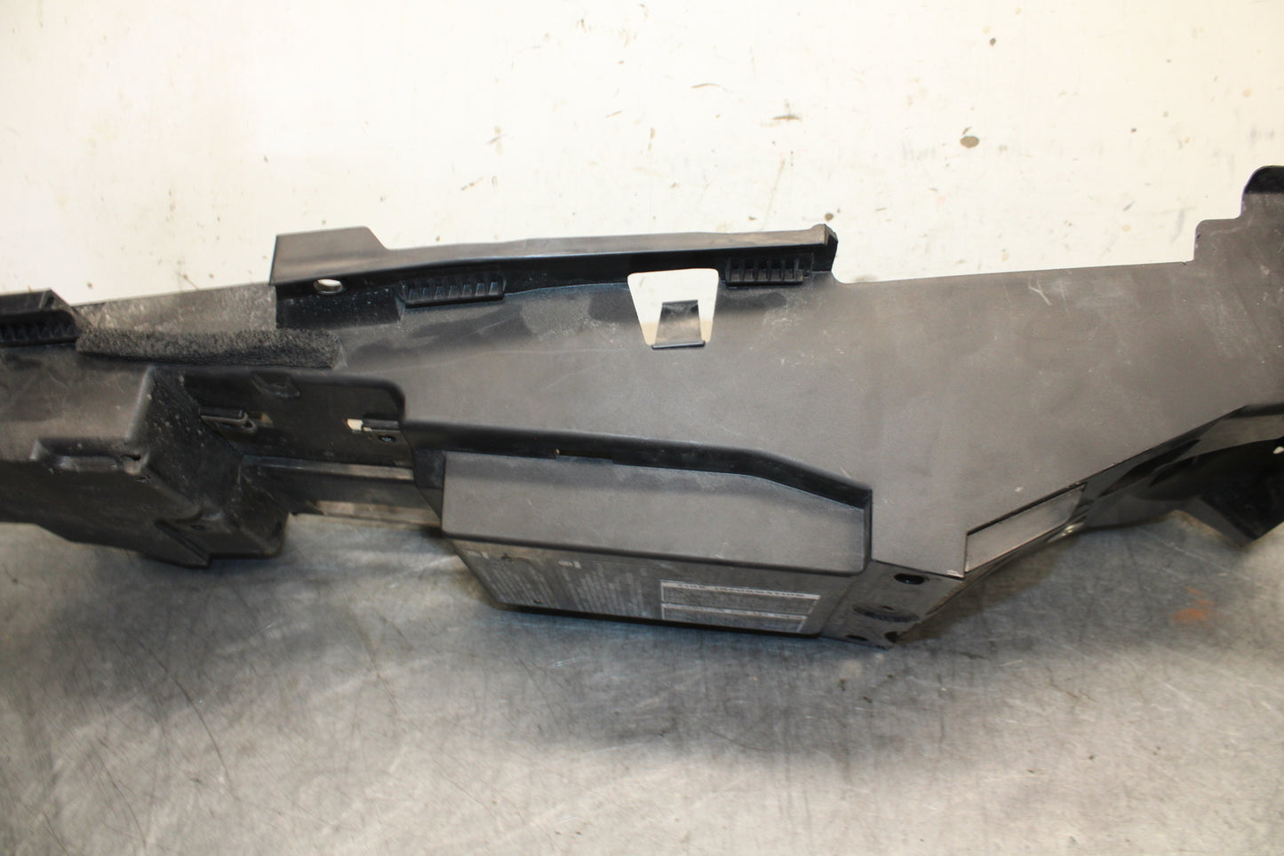 16-21 YAMAHA XSR900 REAR BACK TAIL UNDERTAIL BATTERY TRAY PLASTIC BB664