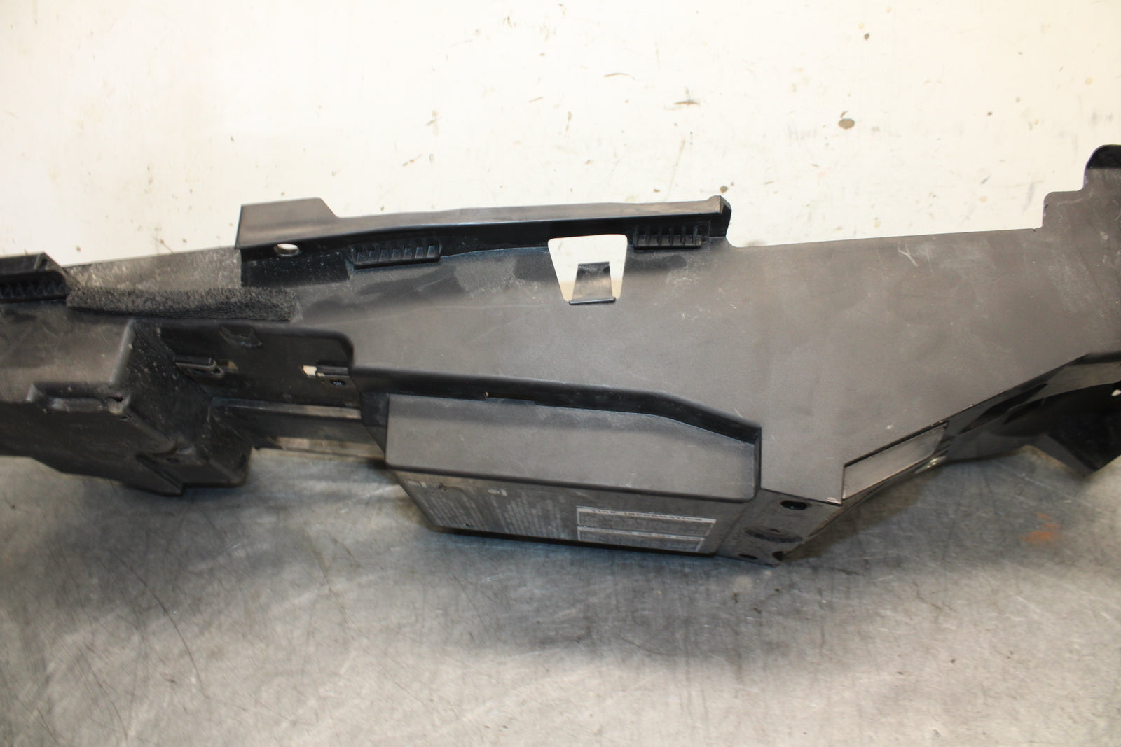 16-21 YAMAHA XSR900 REAR BACK TAIL UNDERTAIL BATTERY TRAY PLASTIC BB664