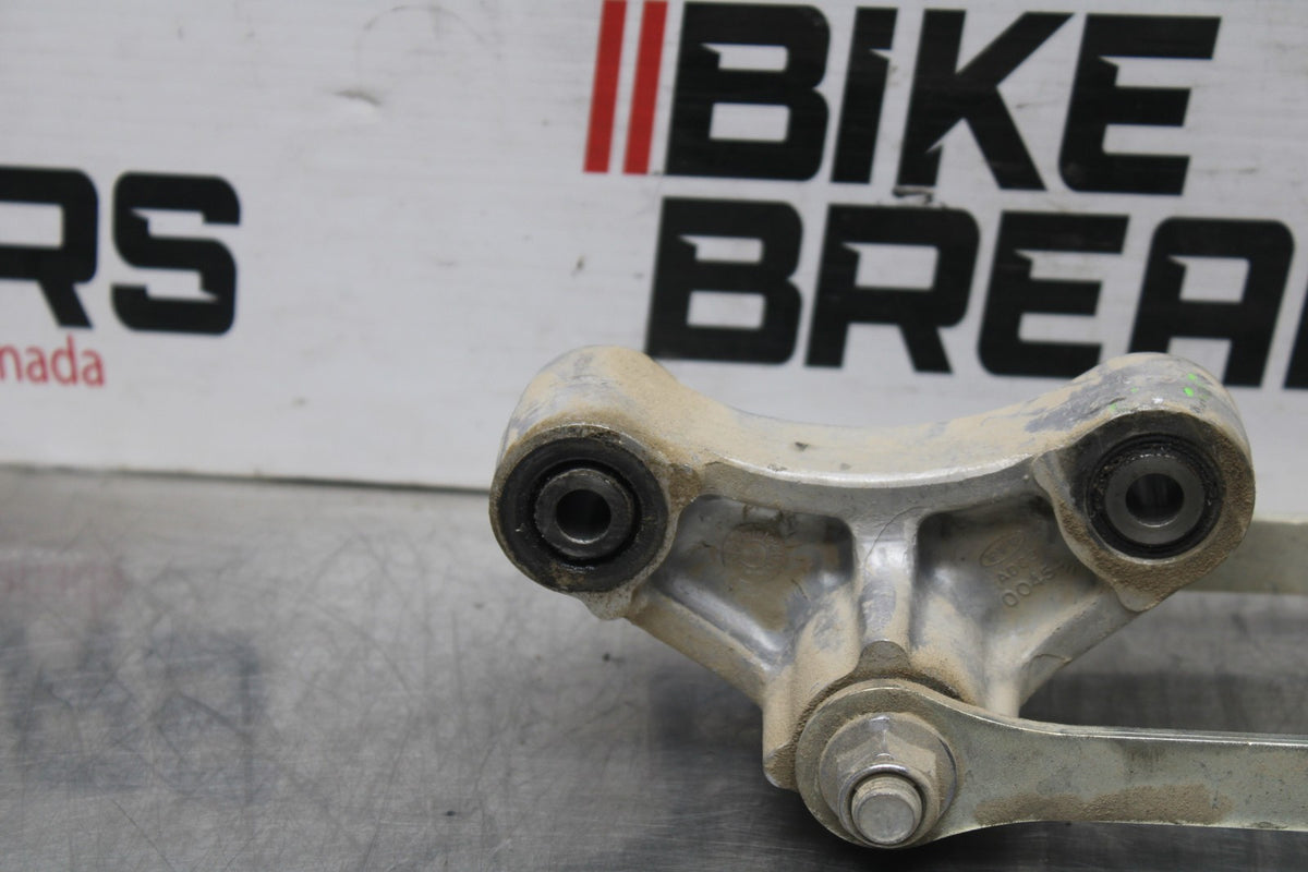 24-25 KAWASAKI NINJA ZX6R REAR DOGBONE SHOCK LINKAGE LINK BB785