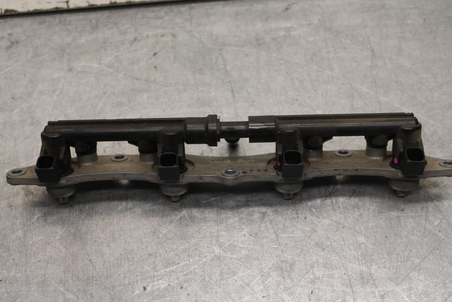 09-12 KAWASAKI NINJA ZX6R SECONDARY FUEL INJECTORS TOP AIRBOX GAS RAIL BB640