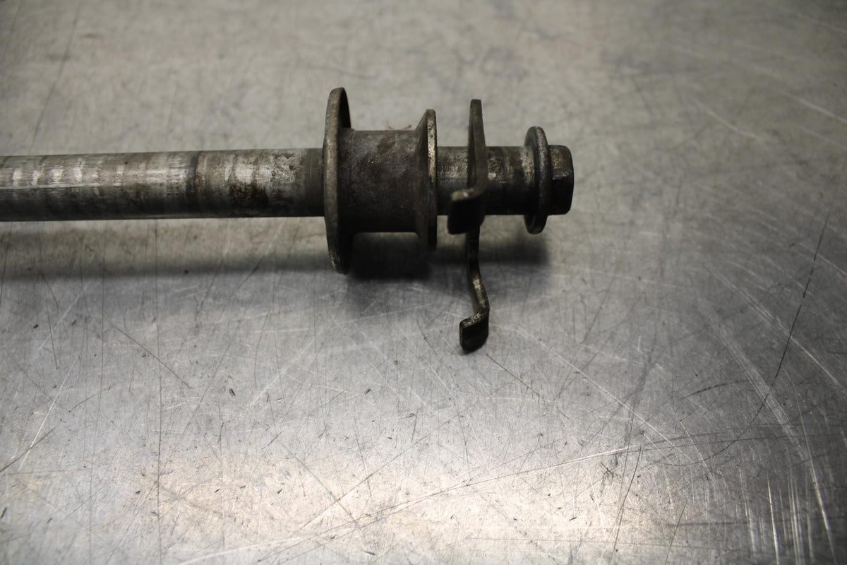 04-09 SUZUKI GS 500 FH GS500F REAR AXLE BACK WHEEL RIM PIVOT BOLT AXEL BB97