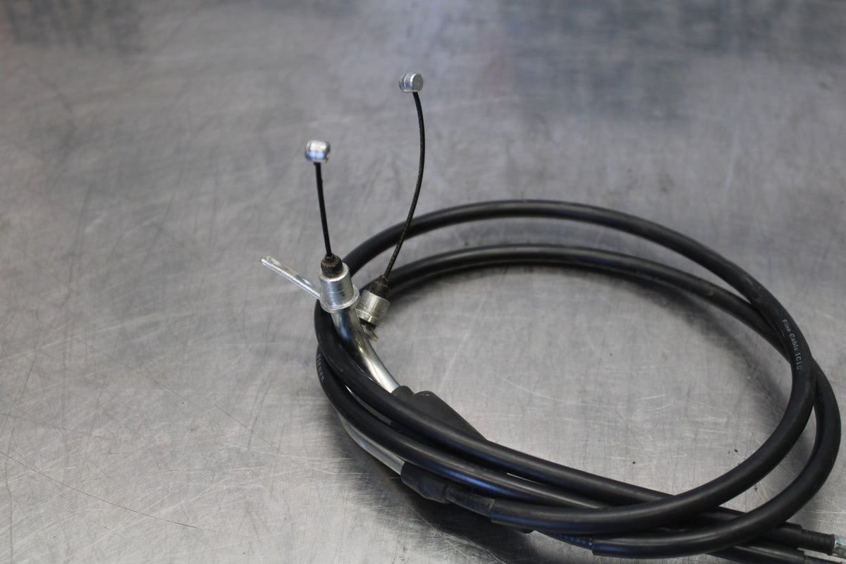 18 SUZUKI GSXR750 THROTTLE CABLES LINES BB891