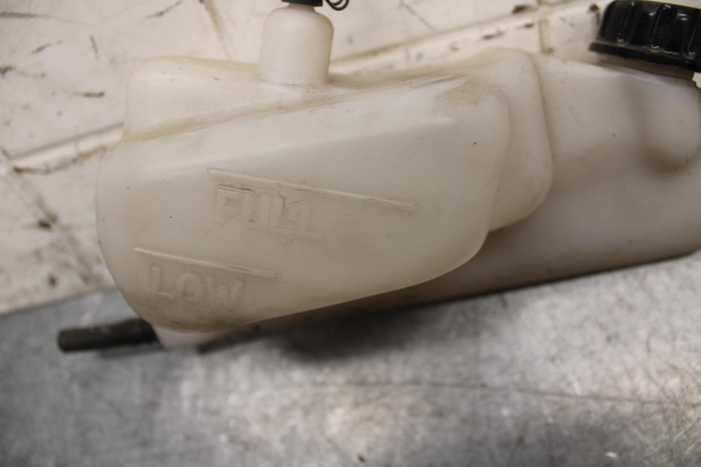 2001 Kawasaki Ninja ZX6 ZX600E COOLANT WATER TANK RESERVOIR BOTTLE BB547