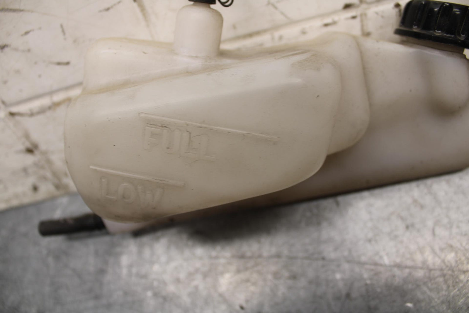 2001 Kawasaki Ninja ZX6 ZX600E COOLANT WATER TANK RESERVOIR BOTTLE BB547