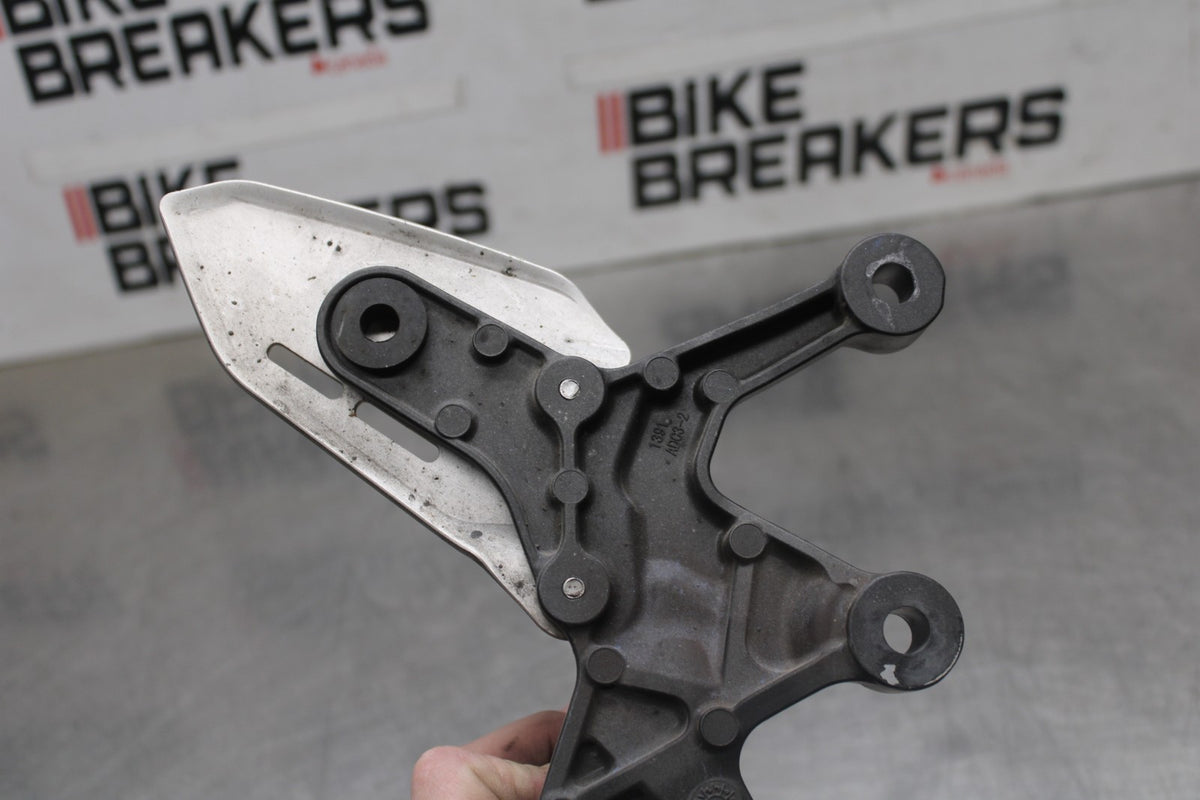 23 KAWASAKI Z900RS LEFT REARSET REAR SET FOOT PEG W SHIFTER BB935