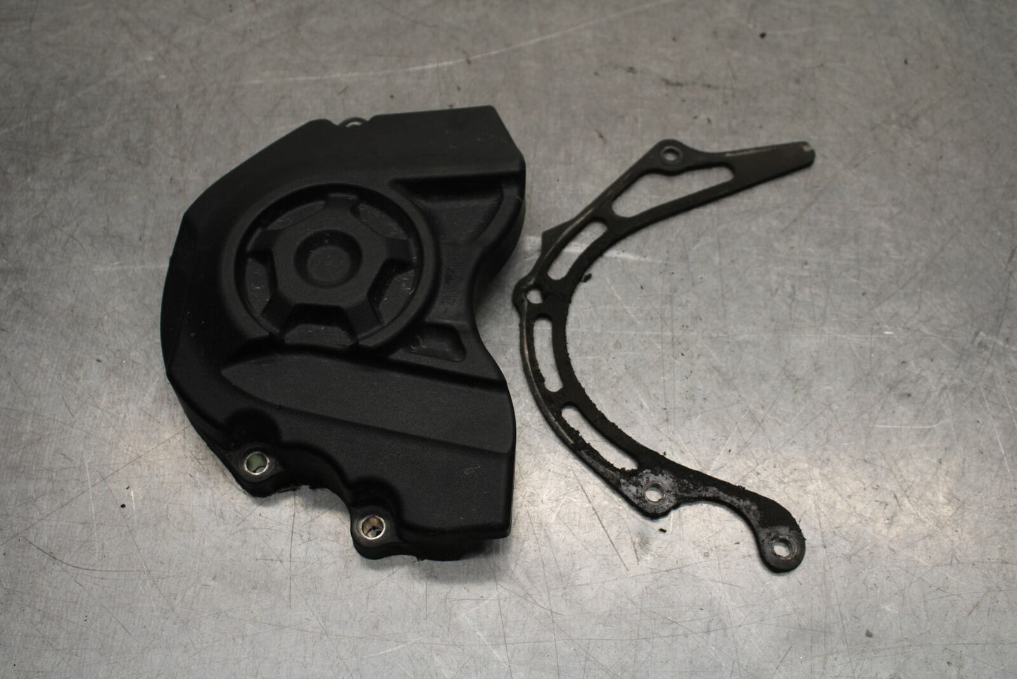 16 KAWASAKI NINJA ZX10R ENGINE SPROCKET COVER BB650